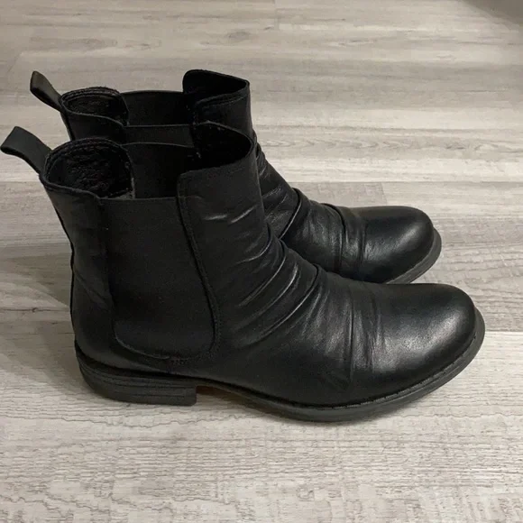 Miz Mooz Lissie Chelsea Boots - Picture 3 of 15